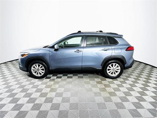 2024 Toyota Corolla Cross LE