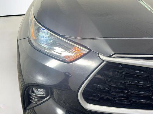 Midnight Black Metallic 2024 Toyota Highlander XLE