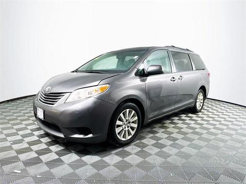 2016 Toyota Sienna LE