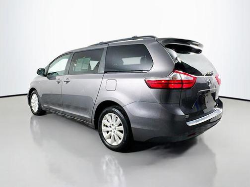 2016 Toyota Sienna LE