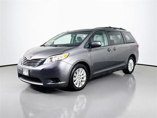 2016 Toyota Sienna LE