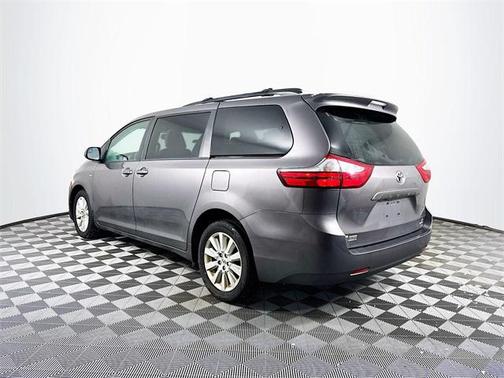 2016 Toyota Sienna LE