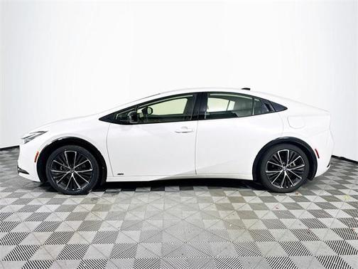 2024 Toyota Prius XLE
