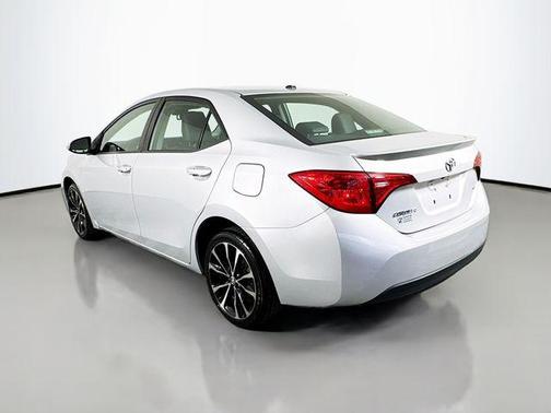 Classic Silver Metallic 2017 Toyota Corolla SE