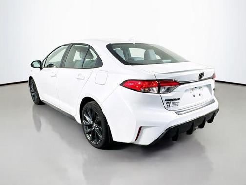 Wind Chill Pearl 2024 Toyota Corolla SE