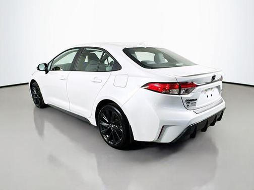 Wind Chill Pearl 2024 Toyota Corolla SE