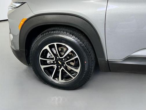 Sterling Gray Metallic 2024 Chevrolet Trailblazer LT