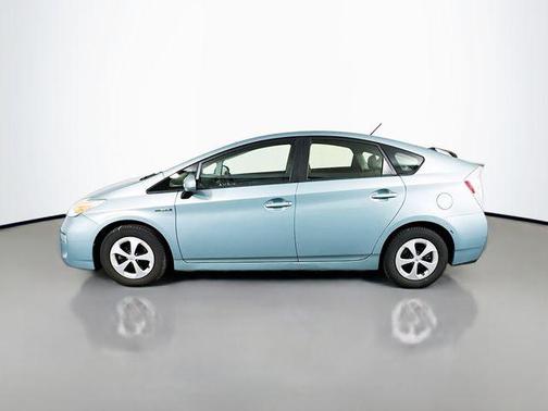 Pearl 2015 Toyota Prius Two