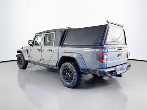Sting-Gray Clearcoat 2023 Jeep Gladiator Willys 4x4
