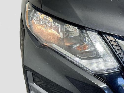 Magnetic Black Pearl 2019 Nissan Rogue SV