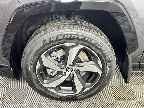 2025 Toyota RAV4 Hybrid SE