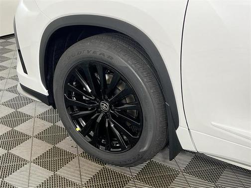 2025 Toyota Highlander XSE