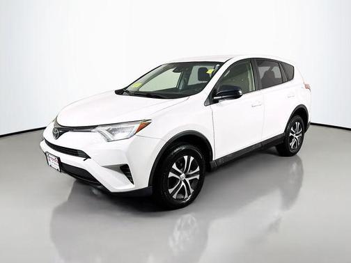 Super White 2018 Toyota RAV4 LE
