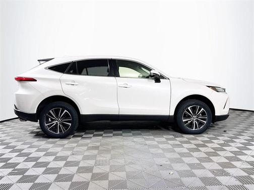 2022 Toyota Venza LE