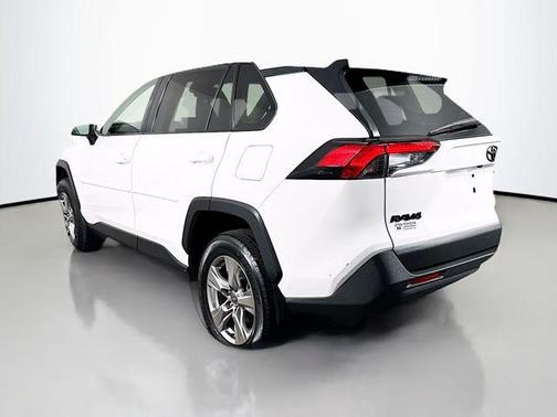Ice Cap 2023 Toyota RAV4 XLE