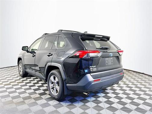 2022 Toyota RAV4 Hybrid LE