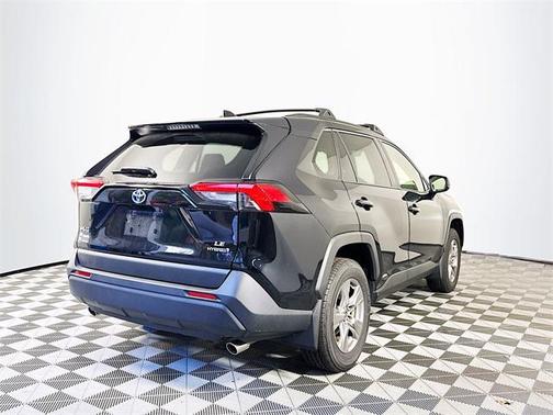 2022 Toyota RAV4 Hybrid LE