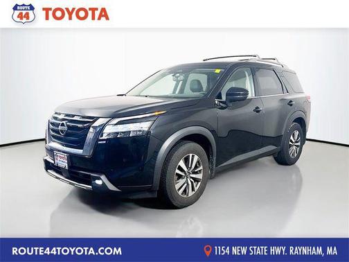 Super Black 2022 Nissan Pathfinder SL 4WD