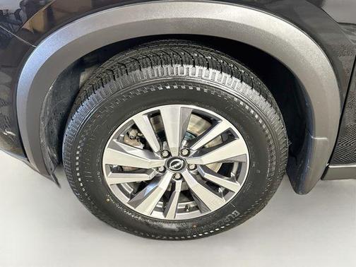 Super Black 2022 Nissan Pathfinder SL 4WD