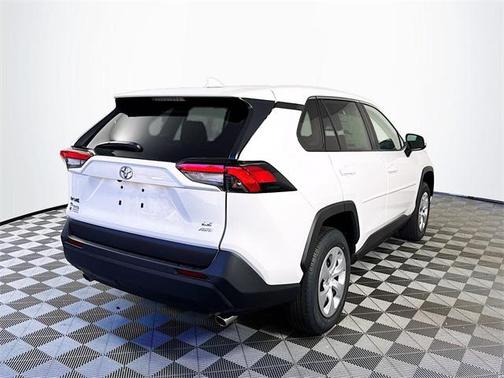 2025 Toyota RAV4 LE