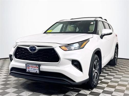 2023 Toyota Highlander Hybrid XLE