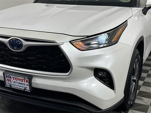 2023 Toyota Highlander Hybrid XLE