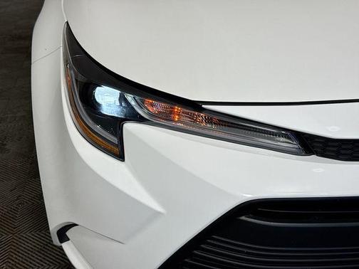 Ice 2024 Toyota Corolla LE