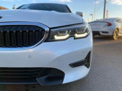 2019 BMW 330 i