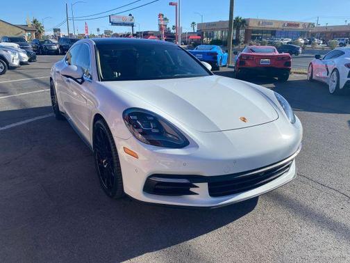 2018 Porsche Panamera 4S