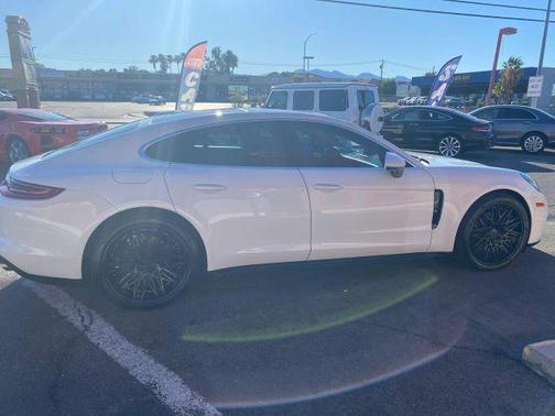 2018 Porsche Panamera 4S
