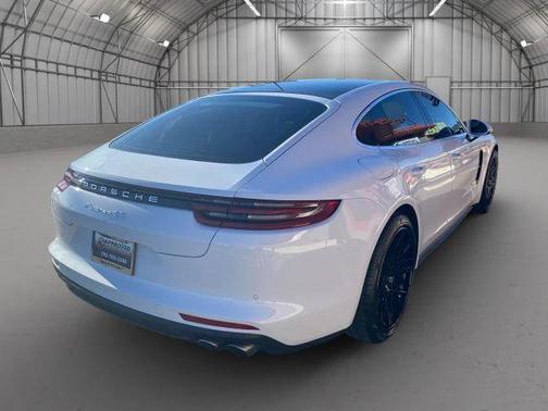 2018 Porsche Panamera 4S