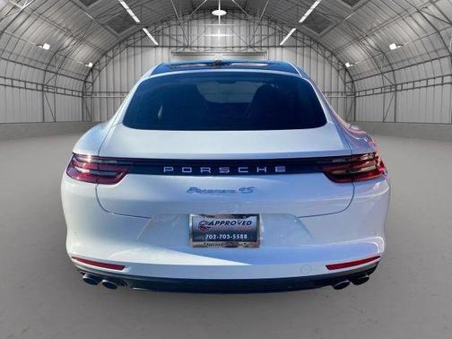 2018 Porsche Panamera 4S