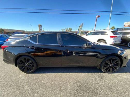 2022 Nissan Altima 2.5 SR