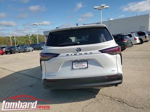 2025 Toyota Sienna XLE 7 Passenger