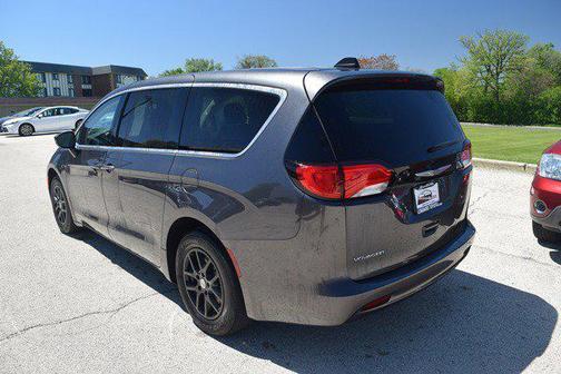 Granite Crystal Metallic Clearcoat 2023 Chrysler Voyager LX