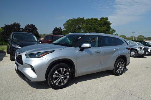 2022 Toyota Highlander Hybrid XLE