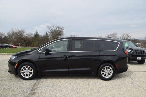 2020 Chrysler Voyager LX