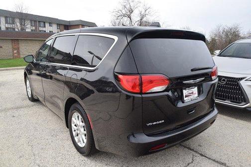 2020 Chrysler Voyager LX