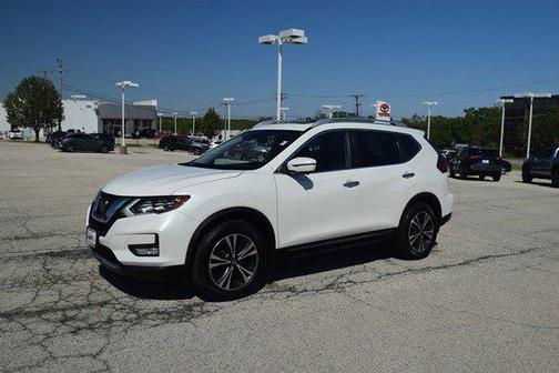 Pearl White 2018 Nissan Rogue SL