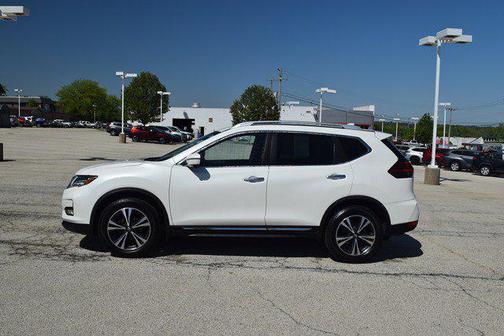 Pearl White 2018 Nissan Rogue SL