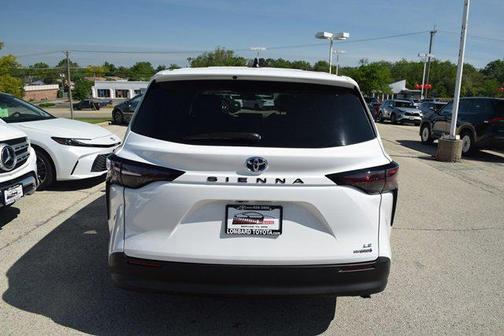 2024 Toyota Sienna LE