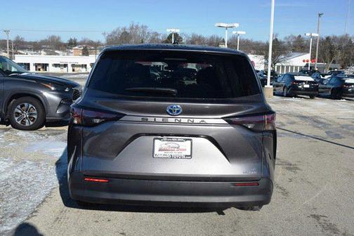 2024 Toyota Sienna LE