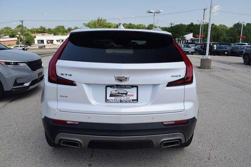 2022 Cadillac XT4 Premium Luxury