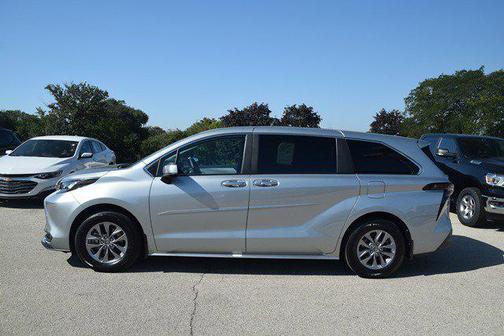 2025 Toyota Sienna XLE 7 Passenger