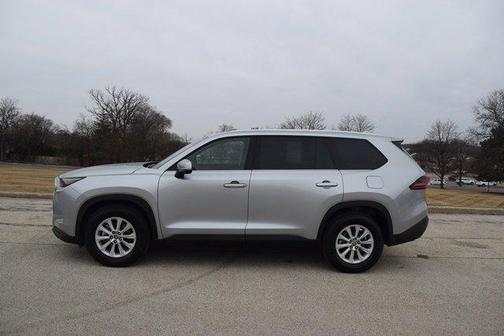 2025 Toyota Highlander LE