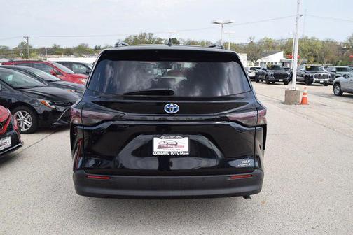 2023 Toyota Sienna XLE 8 Passenger
