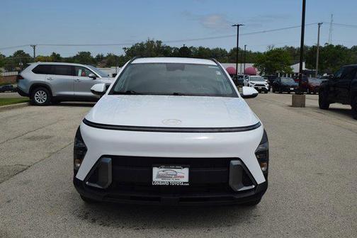 Atlas White 2025 Hyundai KONA SEL