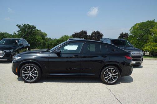 2022 BMW X4 xDrive30i AWD