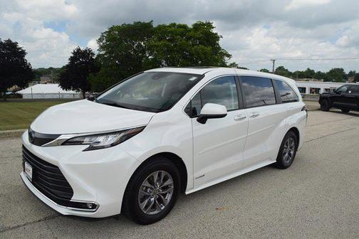 2021 Toyota Sienna XLE 7 Passenger