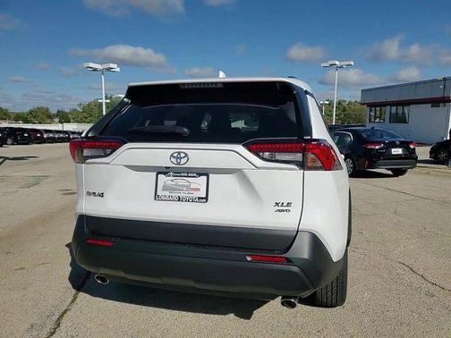 2025 Toyota RAV4 XLE